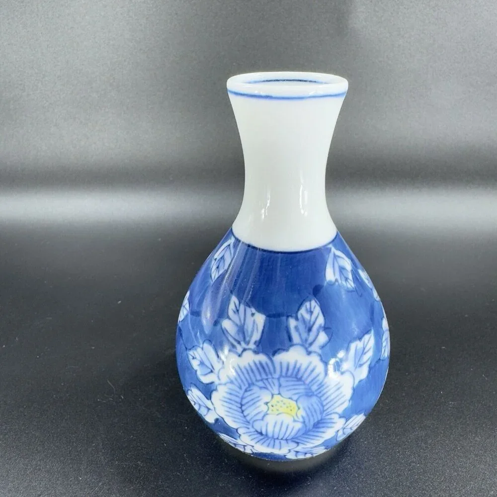 Japanese Porcelain Sake Bottle Vase Mino Ware Tokkuri Blue White Vintage Ceramic
